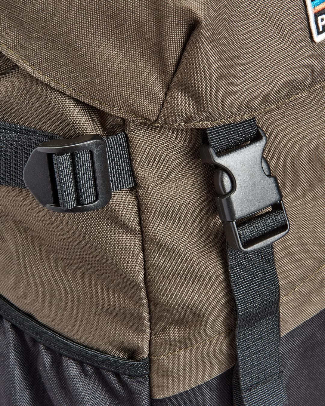 Boondocker 26L Backpack - Black/Khaki - Image 11