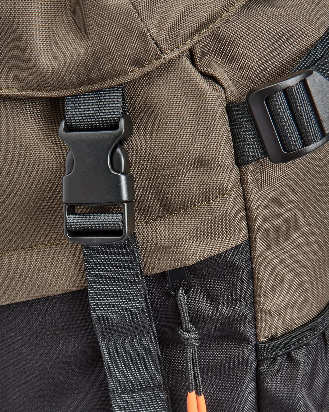 Boondocker 26L Backpack - Black/Khaki - Image 12