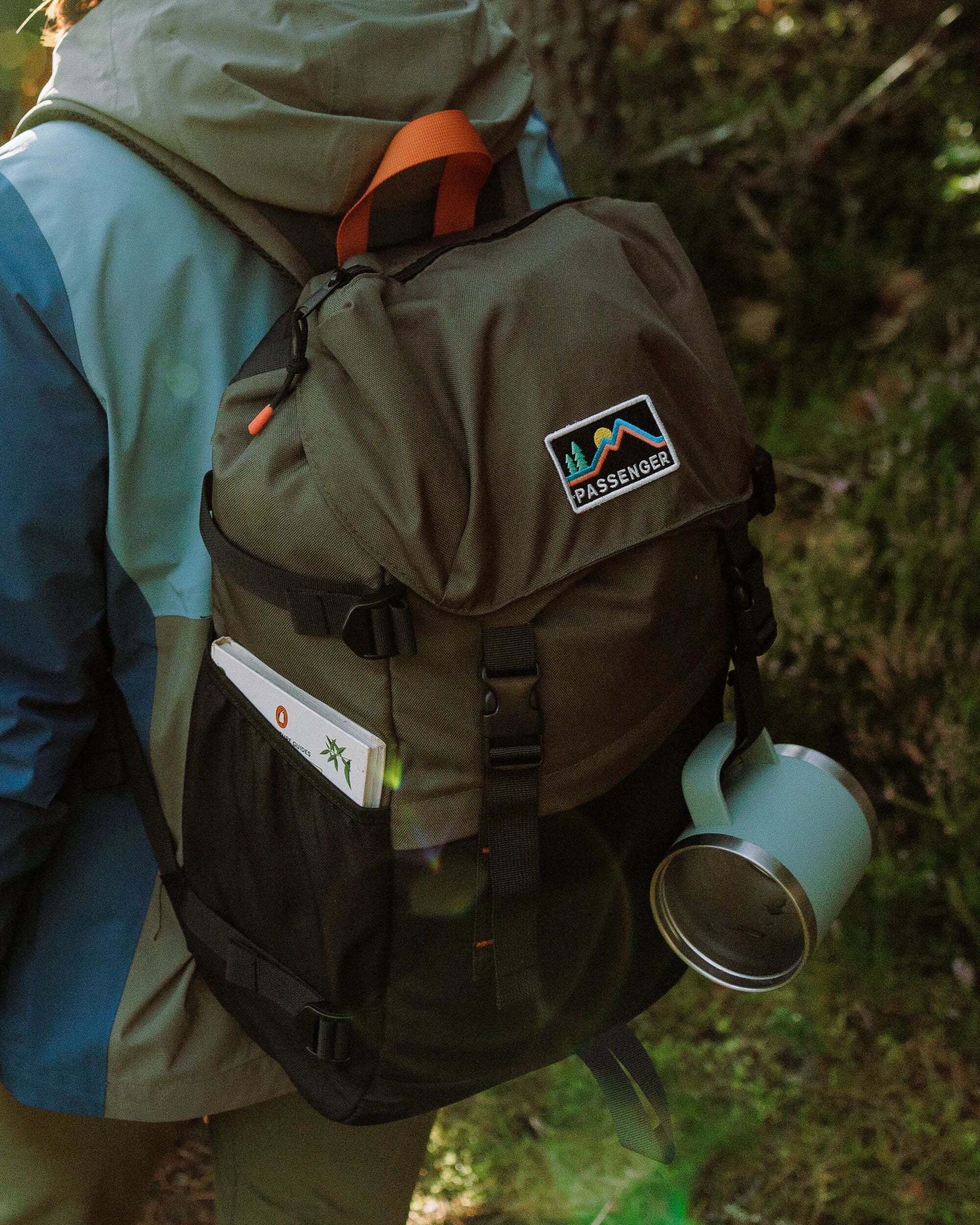 Boondocker 26L Backpack - Black/Khaki - Image 4