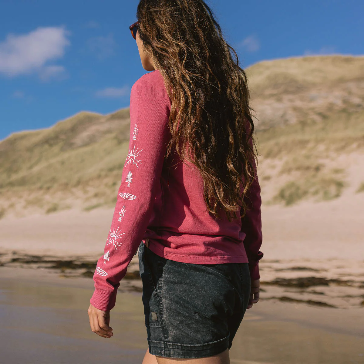 Dawn LS T-Shirt - Earth Red - Image 4