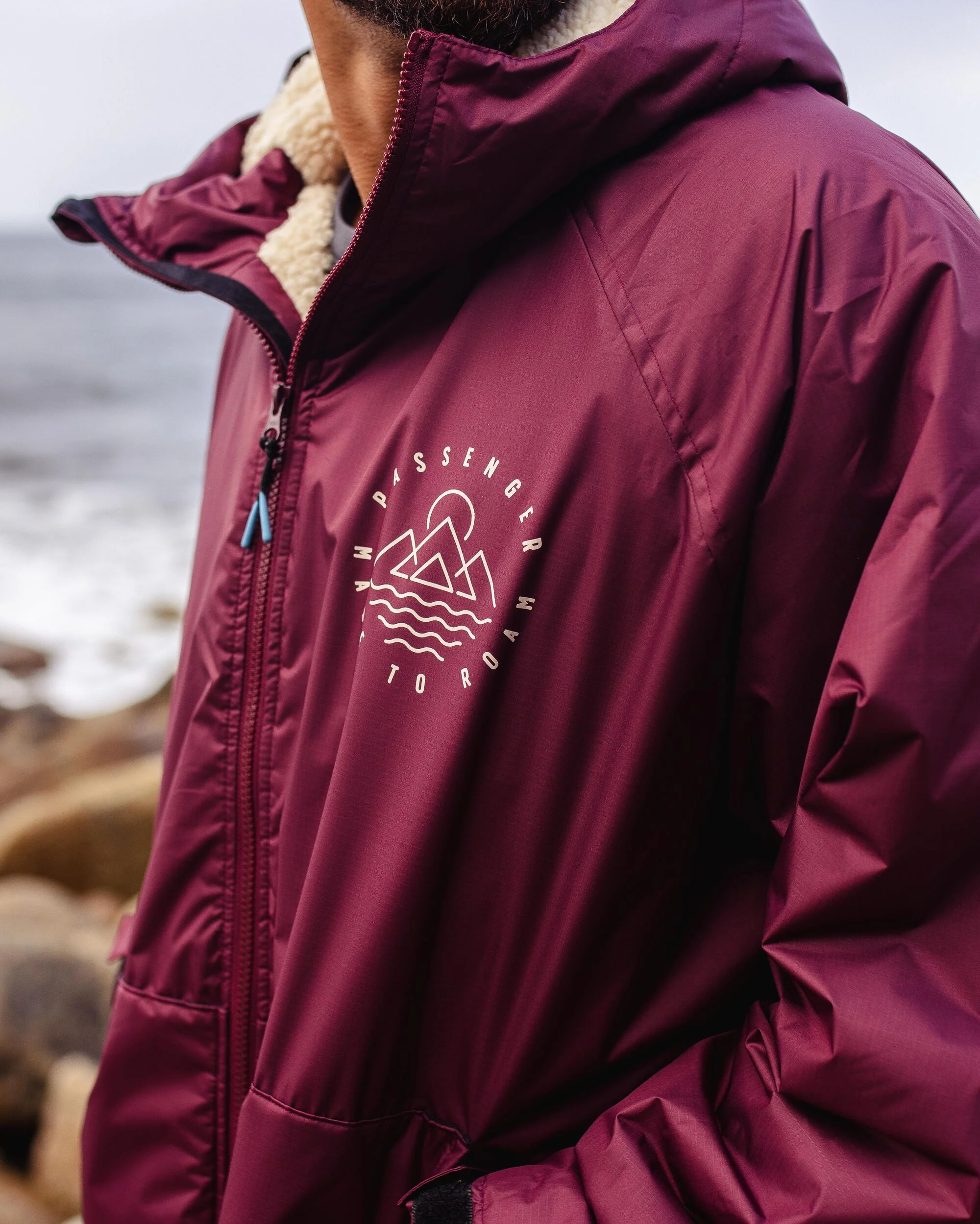 Escapism Sherpa Lined Changing Robe - Windsor Wine - Image 7