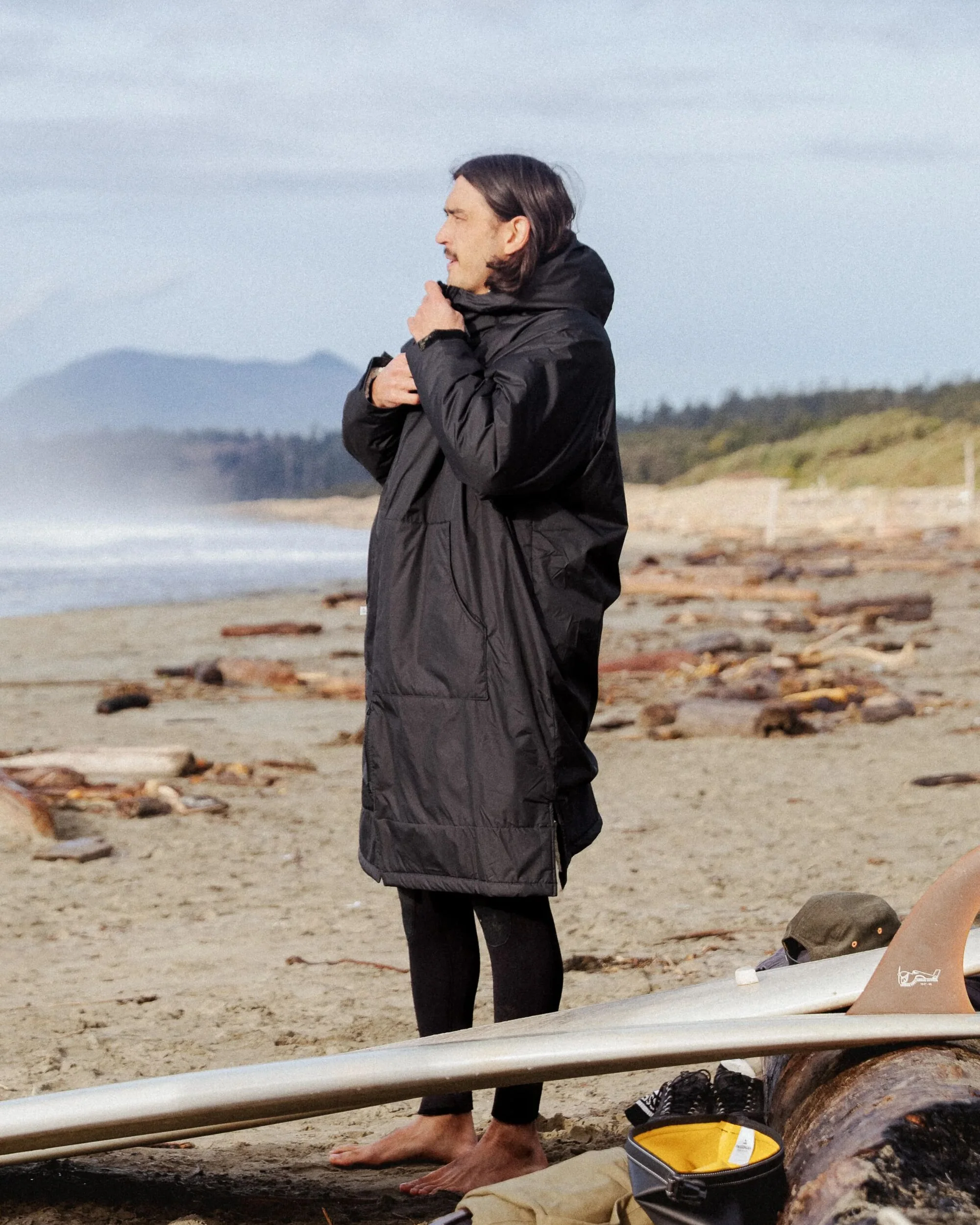 Escapism Sherpa Lined Changing Robe - Black - Image 4