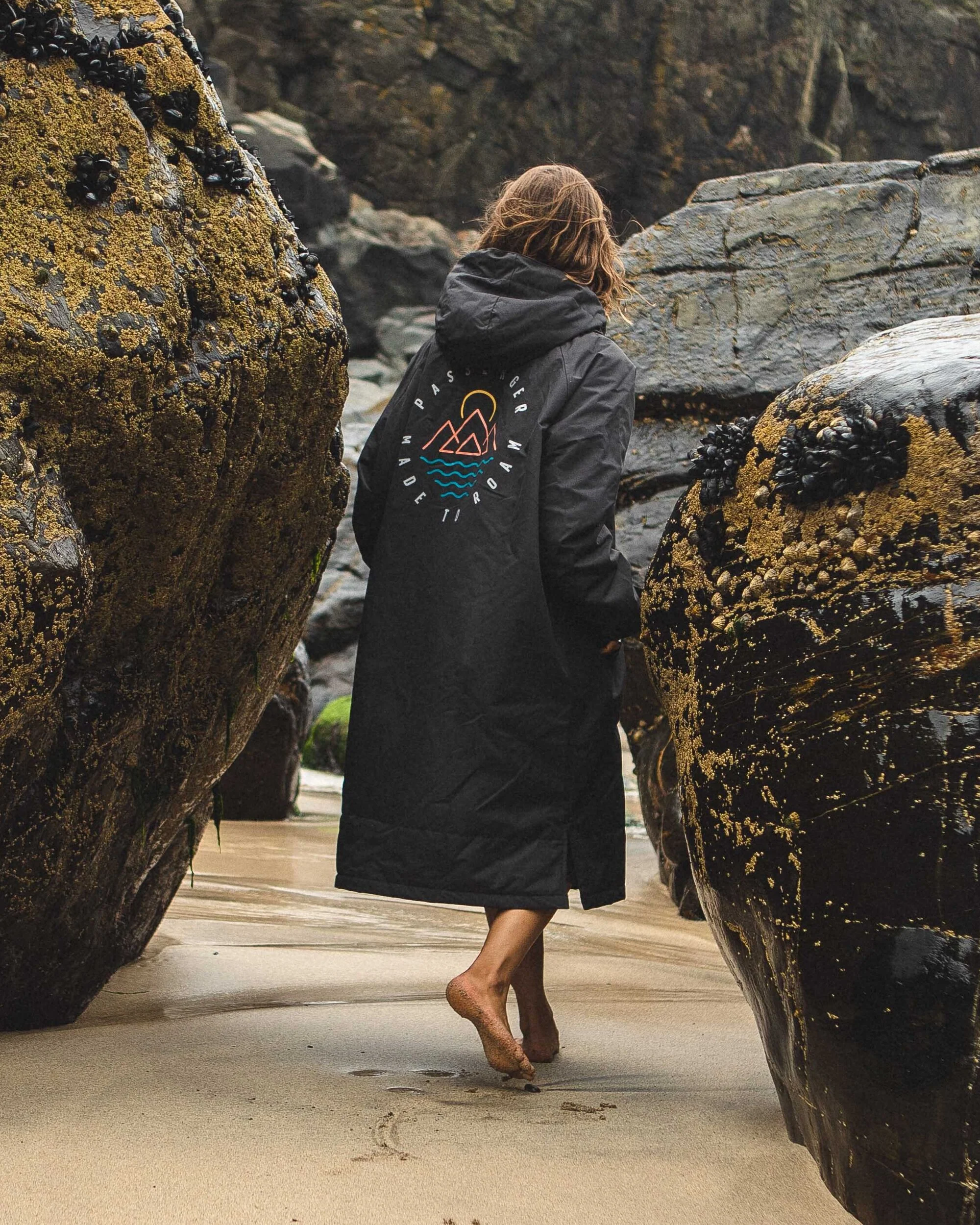 Escapism Towel Lined Changing Robe - Black - Image 9