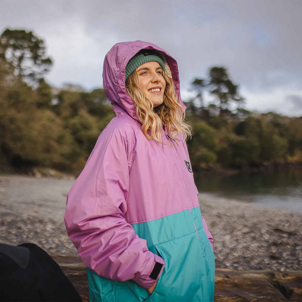 Roaming Sherpa Lined Changing Robe - Viridian Green/Orchid - Image 6